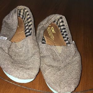 Toms shoes